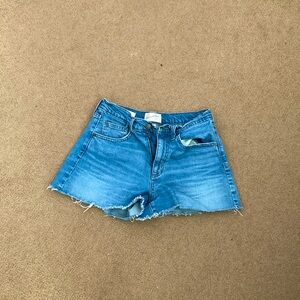 Universal Threads Womens mid rise short